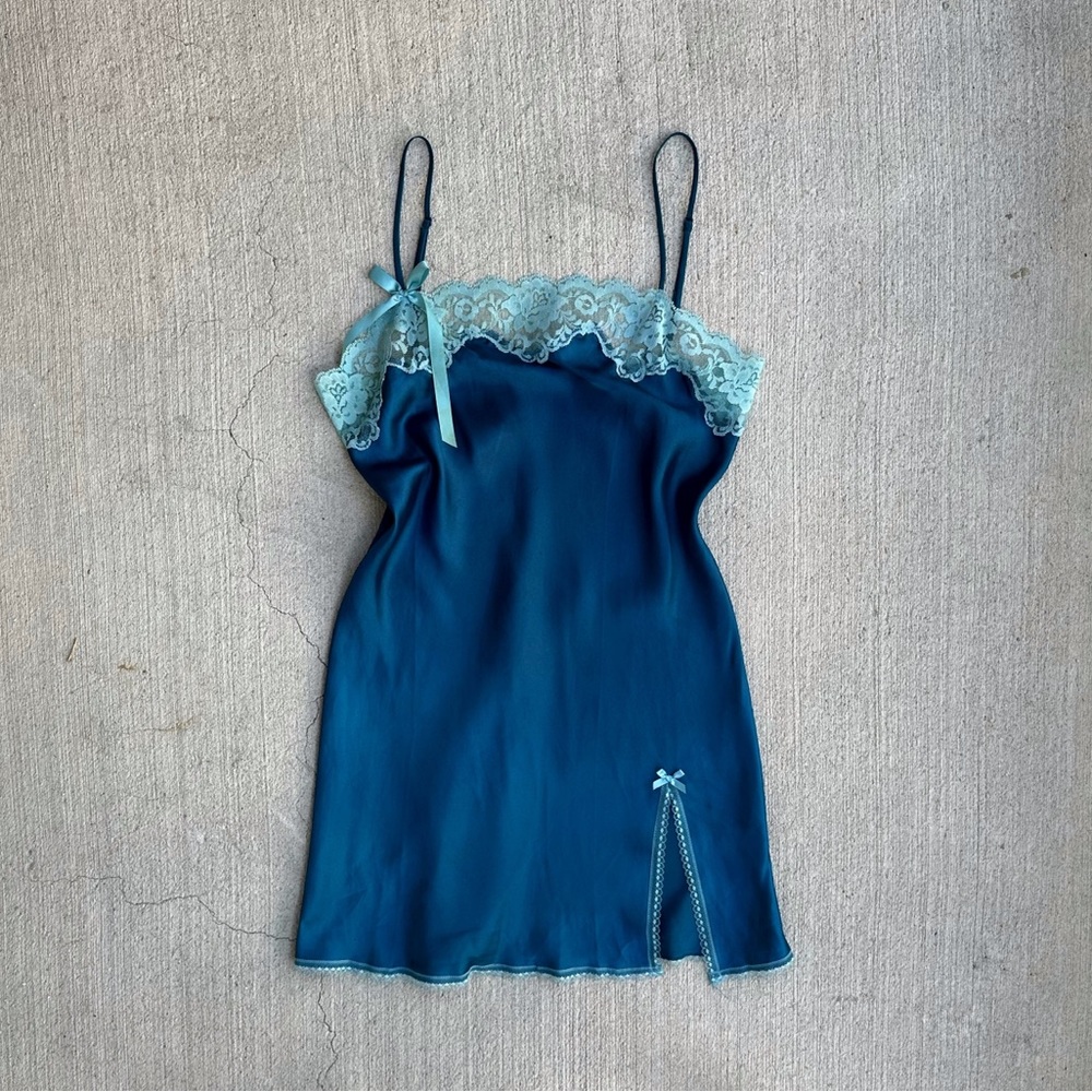 2006 victoria’s secret blue satin babydoll